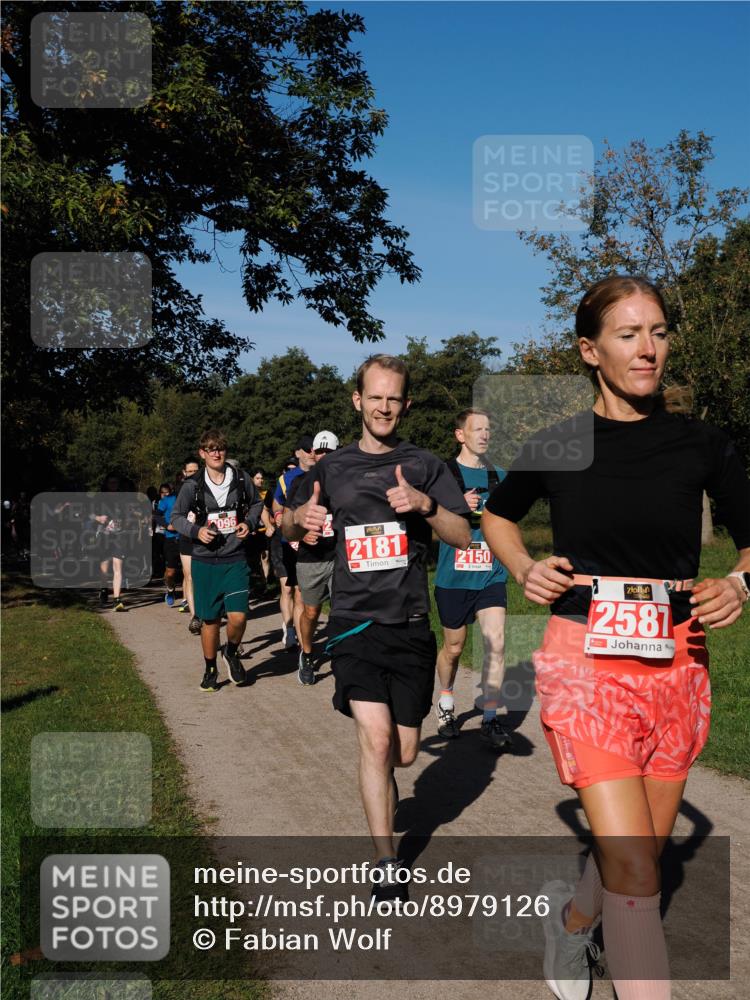 28.09.2025 - 33. Volkslauf durch das schöne Alstertal Fabian Wolf http://msf.ph/oto/8979126 28.09.2025 10:25:53 Laufen 096, 2181, 2150, 2581 meine-sportfotos.de