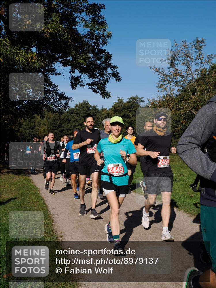 28.09.2025 - 33. Volkslauf durch das schöne Alstertal Fabian Wolf http://msf.ph/oto/8979137 28.09.2025 10:25:55 Laufen 2449, 2450 meine-sportfotos.de
