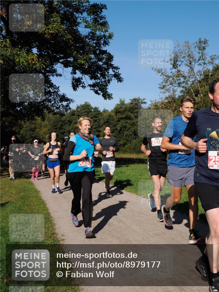 28.09.2025 - 33. Volkslauf durch das schöne Alstertal Fabian Wolf http://msf.ph/oto/8979177 28.09.2025 10:26:01 Laufen 2283, 2157, 2516, 25 meine-sportfotos.de