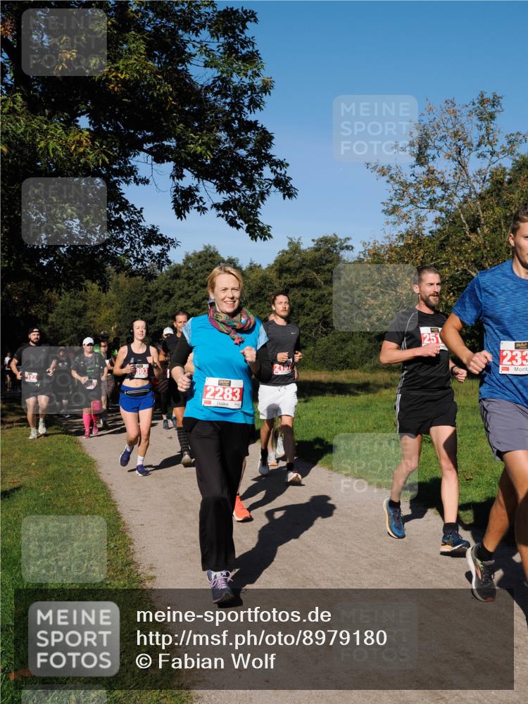 28.09.2025 - 33. Volkslauf durch das schöne Alstertal Fabian Wolf http://msf.ph/oto/8979180 28.09.2025 10:26:02 Laufen 303, 2283, 233 meine-sportfotos.de