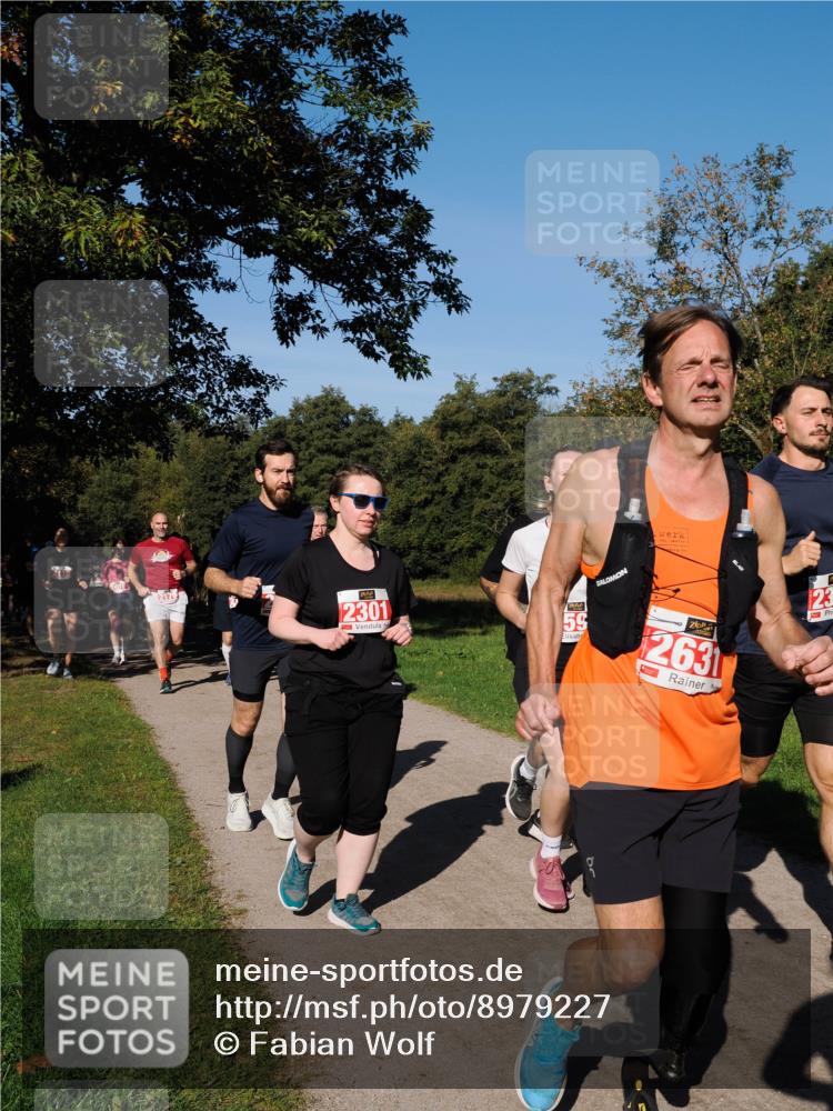 28.09.2025 - 33. Volkslauf durch das schöne Alstertal Fabian Wolf http://msf.ph/oto/8979227 28.09.2025 10:26:08 Laufen 2301, 59, 2631, 23 meine-sportfotos.de