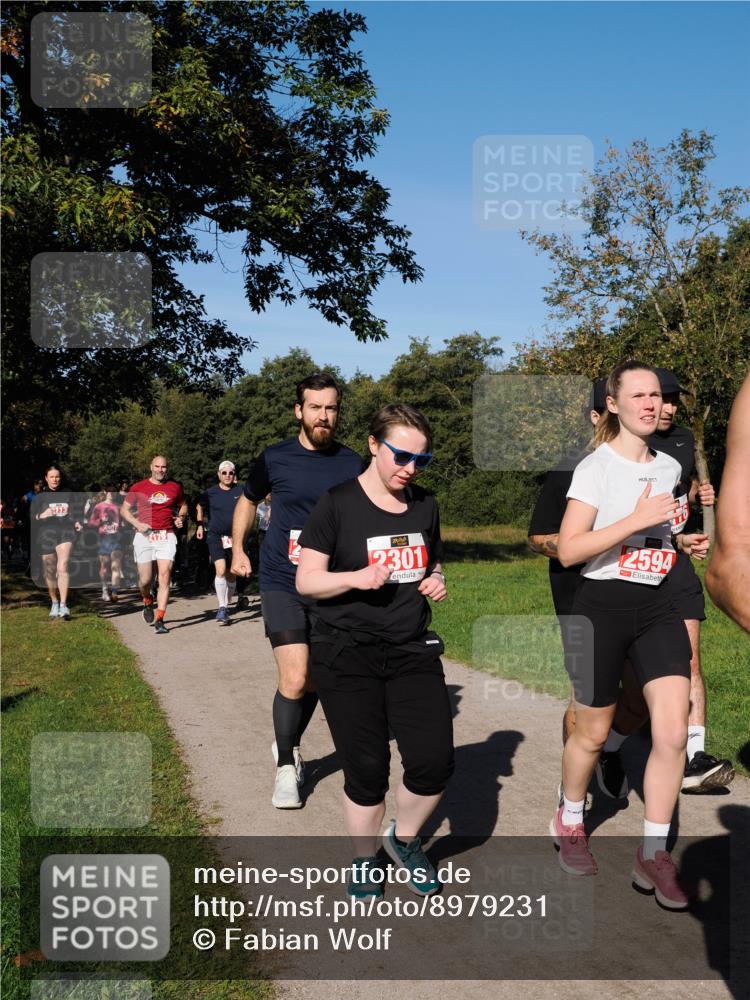 28.09.2025 - 33. Volkslauf durch das schöne Alstertal Fabian Wolf http://msf.ph/oto/8979231 28.09.2025 10:26:08 Laufen 2179, 2301, 2594 meine-sportfotos.de