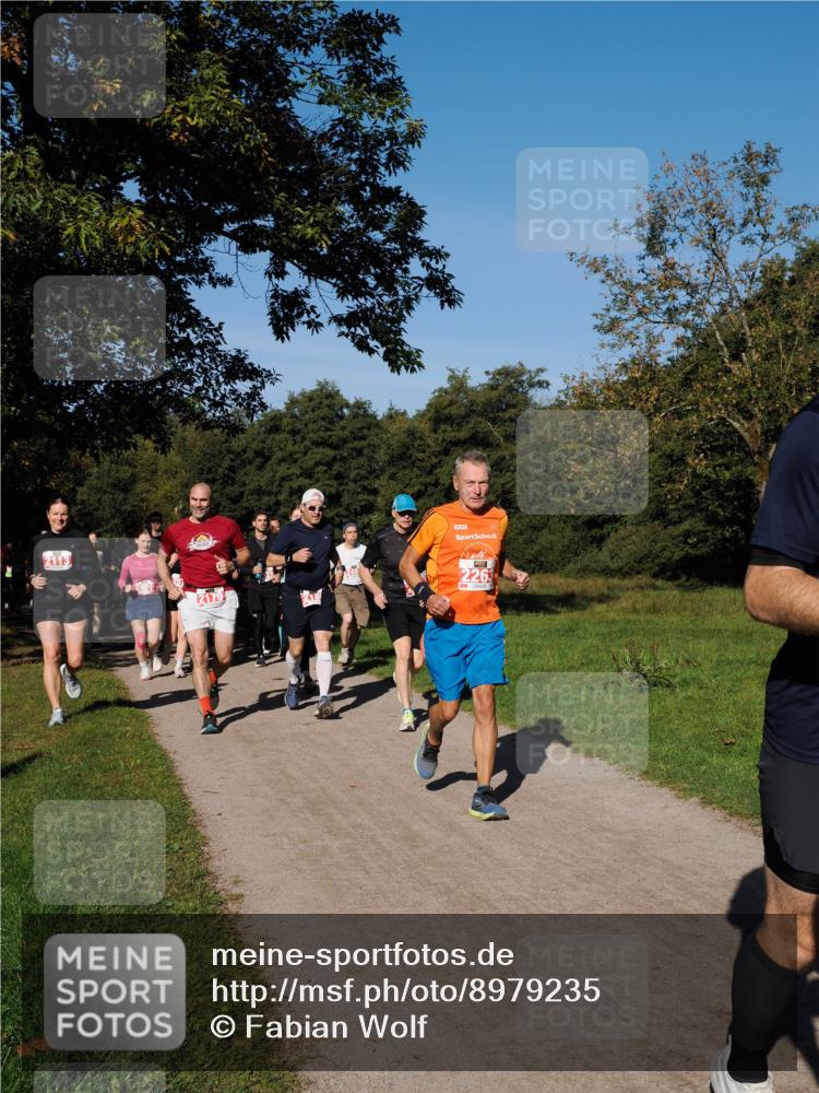 28.09.2025 - 33. Volkslauf durch das schöne Alstertal Fabian Wolf http://msf.ph/oto/8979235 28.09.2025 10:26:10 Laufen 2113, 2401, 2179, 2263 meine-sportfotos.de