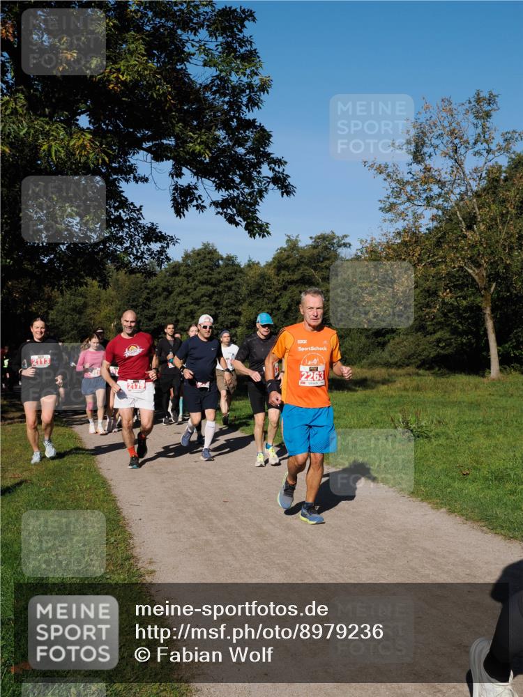 28.09.2025 - 33. Volkslauf durch das schöne Alstertal Fabian Wolf http://msf.ph/oto/8979236 28.09.2025 10:26:10 Laufen 2113, 2179, 2263 meine-sportfotos.de