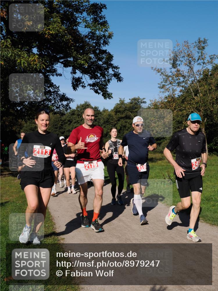 28.09.2025 - 33. Volkslauf durch das schöne Alstertal Fabian Wolf http://msf.ph/oto/8979247 28.09.2025 10:26:11 Laufen 2113, 2179, 245 meine-sportfotos.de