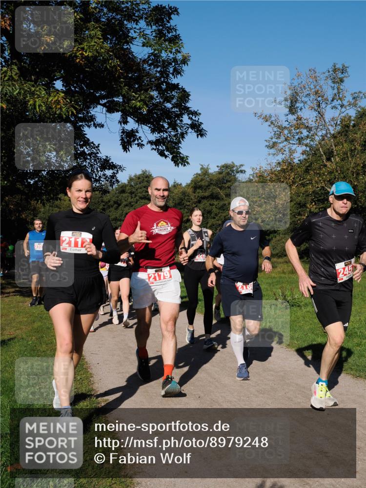 28.09.2025 - 33. Volkslauf durch das schöne Alstertal Fabian Wolf http://msf.ph/oto/8979248 28.09.2025 10:26:12 Laufen 233, 2112, 2179, 245 meine-sportfotos.de