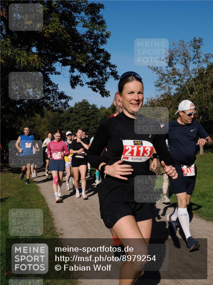 28.09.2025 - 33. Volkslauf durch das schöne Alstertal Fabian Wolf http://msf.ph/oto/8979254 28.09.2025 10:26:12 Laufen 2335, 2401, 2113, 218 meine-sportfotos.de