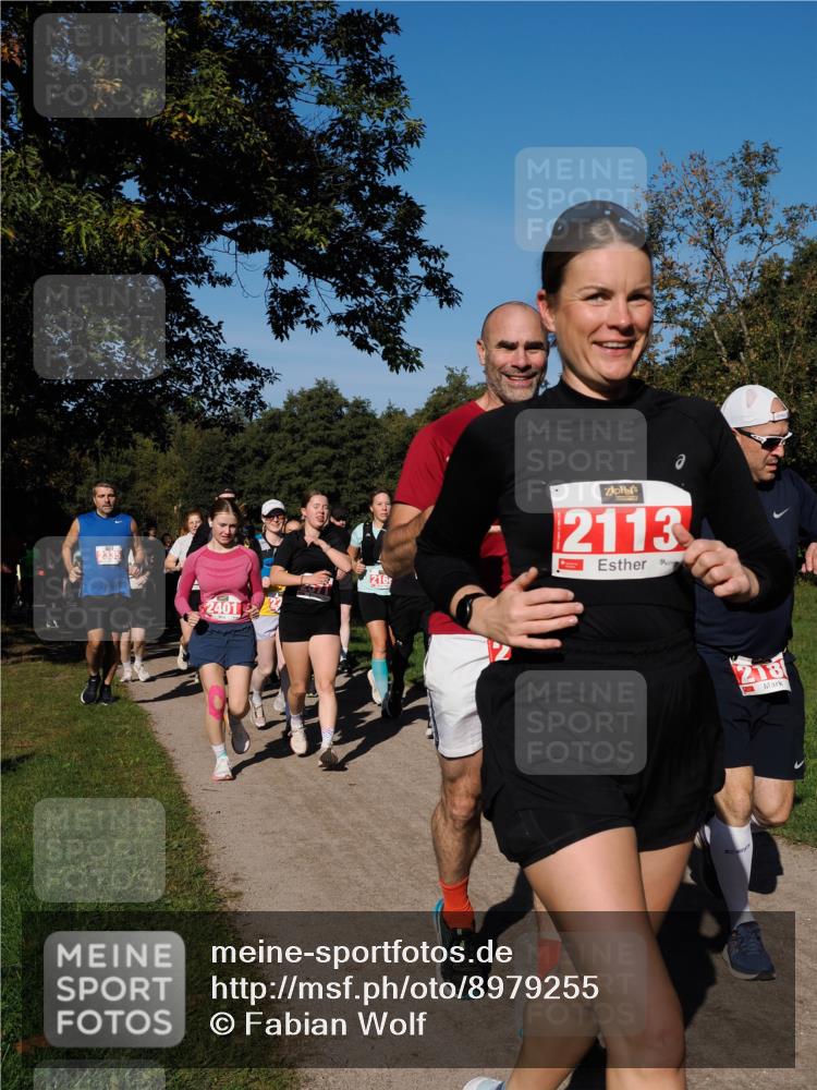 28.09.2025 - 33. Volkslauf durch das schöne Alstertal Fabian Wolf http://msf.ph/oto/8979255 28.09.2025 10:26:12 Laufen 2335, 2401, 2113, 218 meine-sportfotos.de