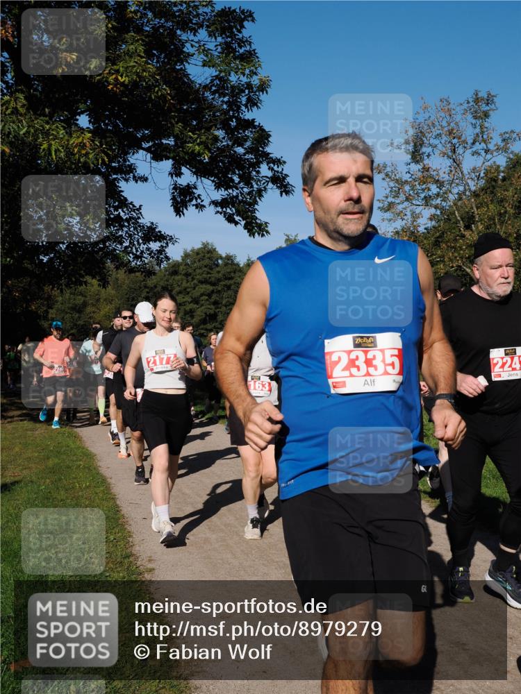 28.09.2025 - 33. Volkslauf durch das schöne Alstertal Fabian Wolf http://msf.ph/oto/8979279 28.09.2025 10:26:15 Laufen 2172, 163, 2335, 2245 meine-sportfotos.de