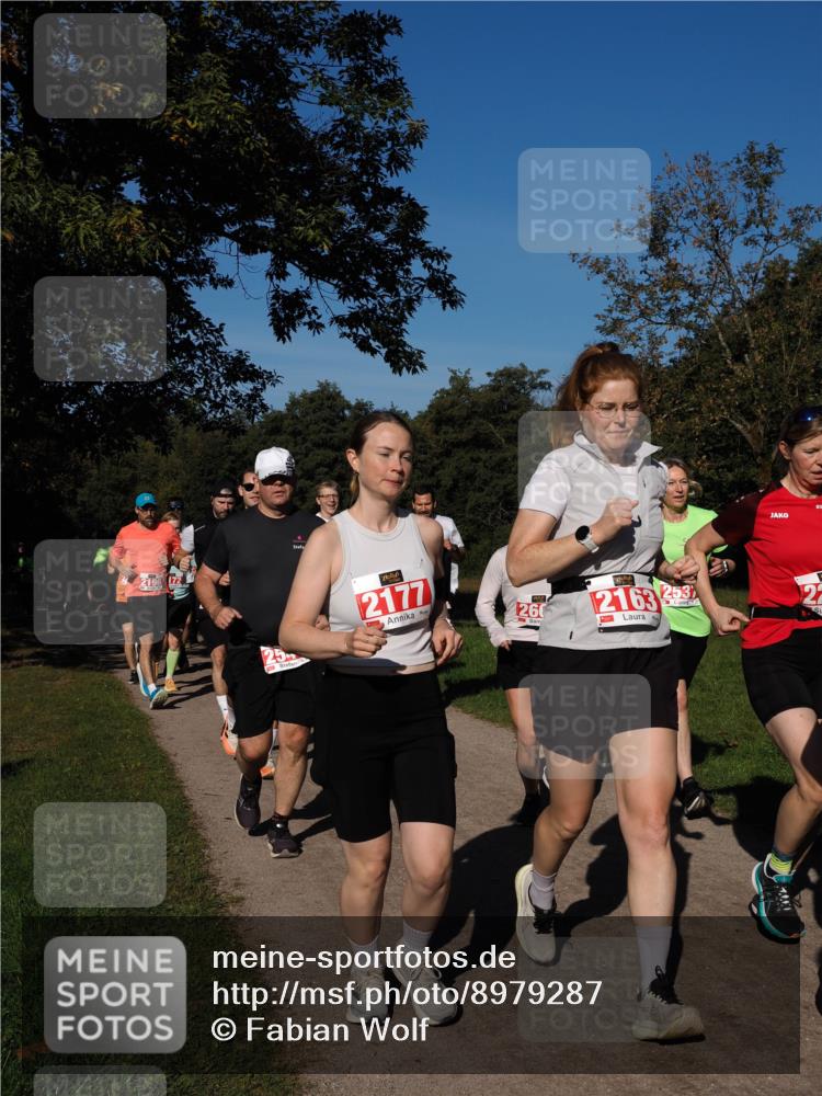 28.09.2025 - 33. Volkslauf durch das schöne Alstertal Fabian Wolf http://msf.ph/oto/8979287 28.09.2025 10:26:16 Laufen 2177, 260, 2163, 253, 22 meine-sportfotos.de