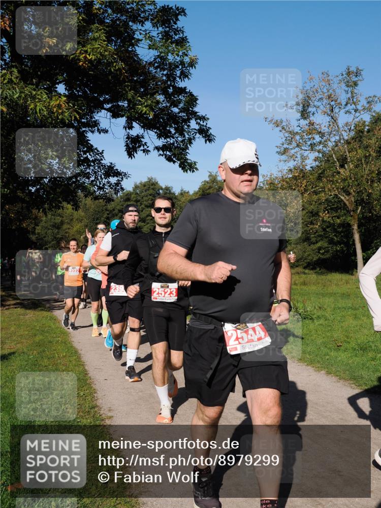 28.09.2025 - 33. Volkslauf durch das schöne Alstertal Fabian Wolf http://msf.ph/oto/8979299 28.09.2025 10:26:18 Laufen 239, 2523, 2544 meine-sportfotos.de