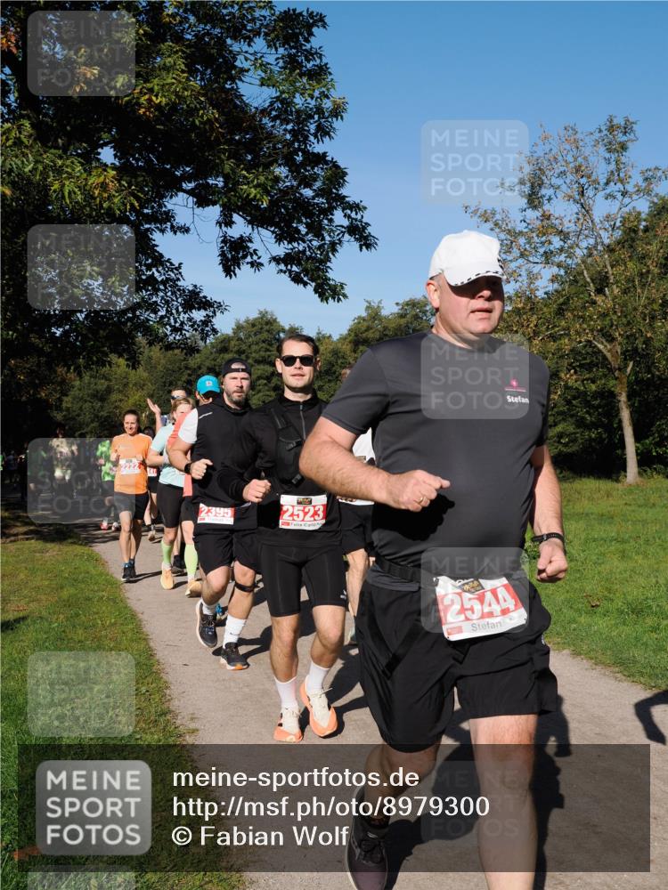28.09.2025 - 33. Volkslauf durch das schöne Alstertal Fabian Wolf http://msf.ph/oto/8979300 28.09.2025 10:26:18 Laufen 2395, 2523, 2544 meine-sportfotos.de