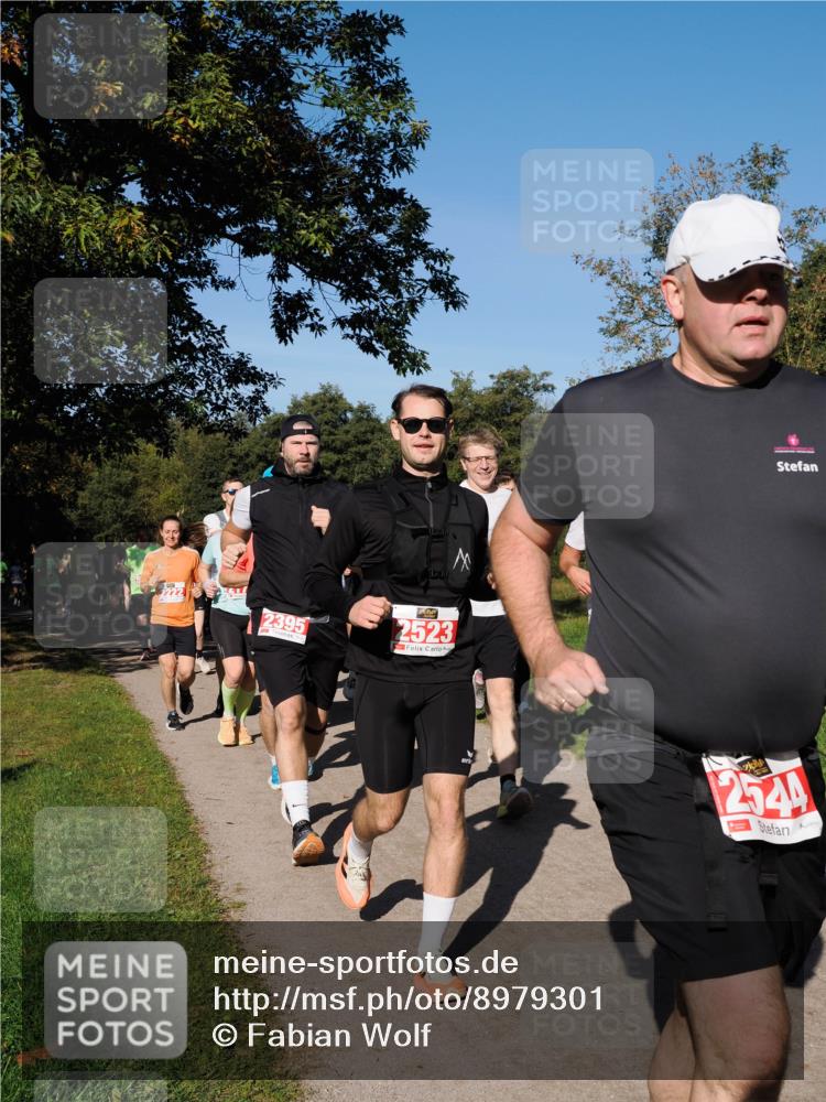 28.09.2025 - 33. Volkslauf durch das schöne Alstertal Fabian Wolf http://msf.ph/oto/8979301 28.09.2025 10:26:18 Laufen 2395, 2523, 2544 meine-sportfotos.de