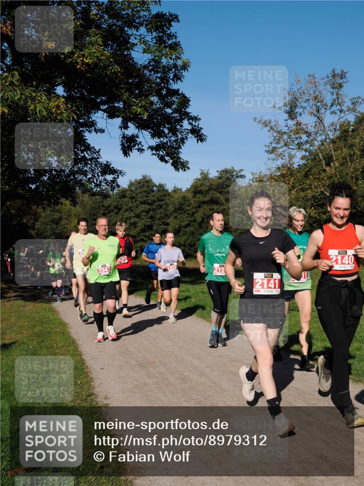 28.09.2025 - 33. Volkslauf durch das schöne Alstertal Fabian Wolf http://msf.ph/oto/8979312 28.09.2025 10:26:22 Laufen 2456, 215, 2141, 2140 meine-sportfotos.de