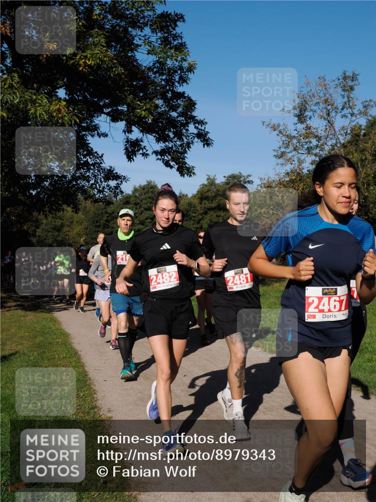 28.09.2025 - 33. Volkslauf durch das schöne Alstertal Fabian Wolf http://msf.ph/oto/8979343 28.09.2025 10:26:28 Laufen 216, 2482, 2481, 2467 meine-sportfotos.de