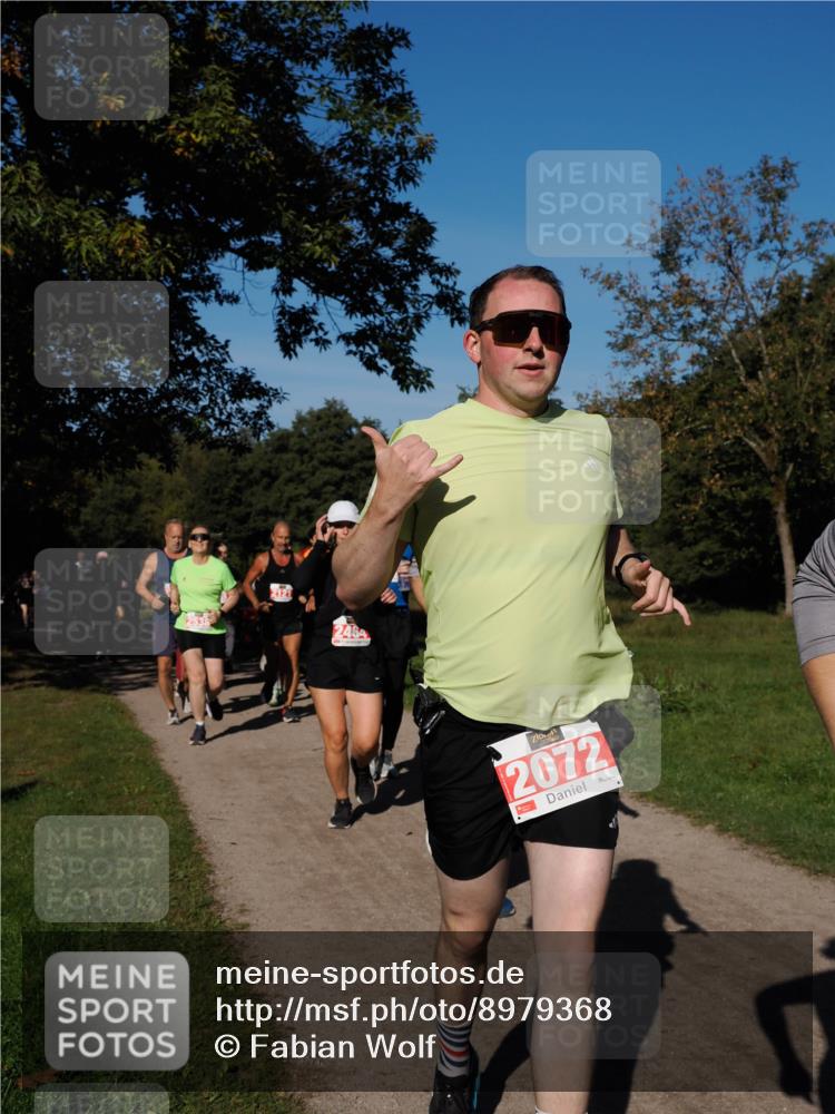 28.09.2025 - 33. Volkslauf durch das schöne Alstertal Fabian Wolf http://msf.ph/oto/8979368 28.09.2025 10:26:31 Laufen 2121, 2464, 2072 meine-sportfotos.de