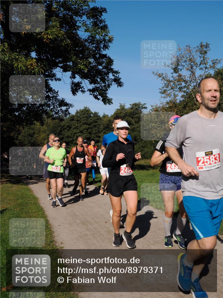 28.09.2025 - 33. Volkslauf durch das schöne Alstertal Fabian Wolf http://msf.ph/oto/8979371 28.09.2025 10:26:32 Laufen 2538, 2464, 243, 2583 meine-sportfotos.de