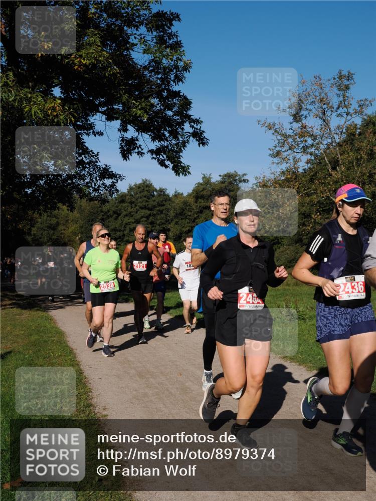 28.09.2025 - 33. Volkslauf durch das schöne Alstertal Fabian Wolf http://msf.ph/oto/8979374 28.09.2025 10:26:32 Laufen 2121, 2538, 18, 240, 2436 meine-sportfotos.de