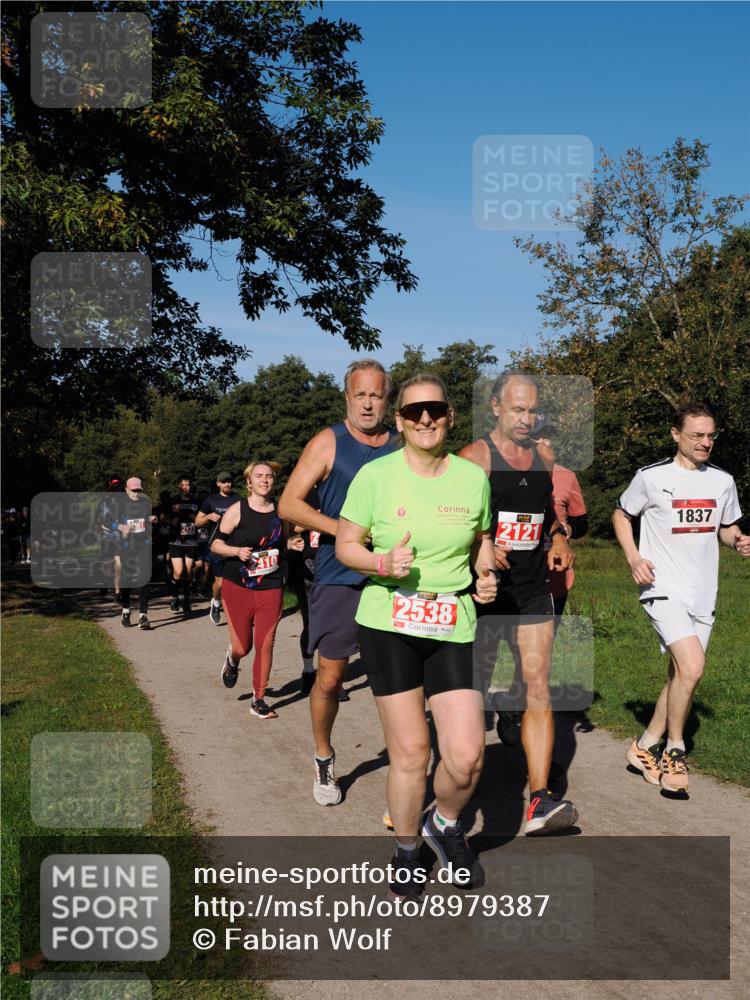 28.09.2025 - 33. Volkslauf durch das schöne Alstertal Fabian Wolf http://msf.ph/oto/8979387 28.09.2025 10:26:34 Laufen 2121, 1837, 2538 meine-sportfotos.de