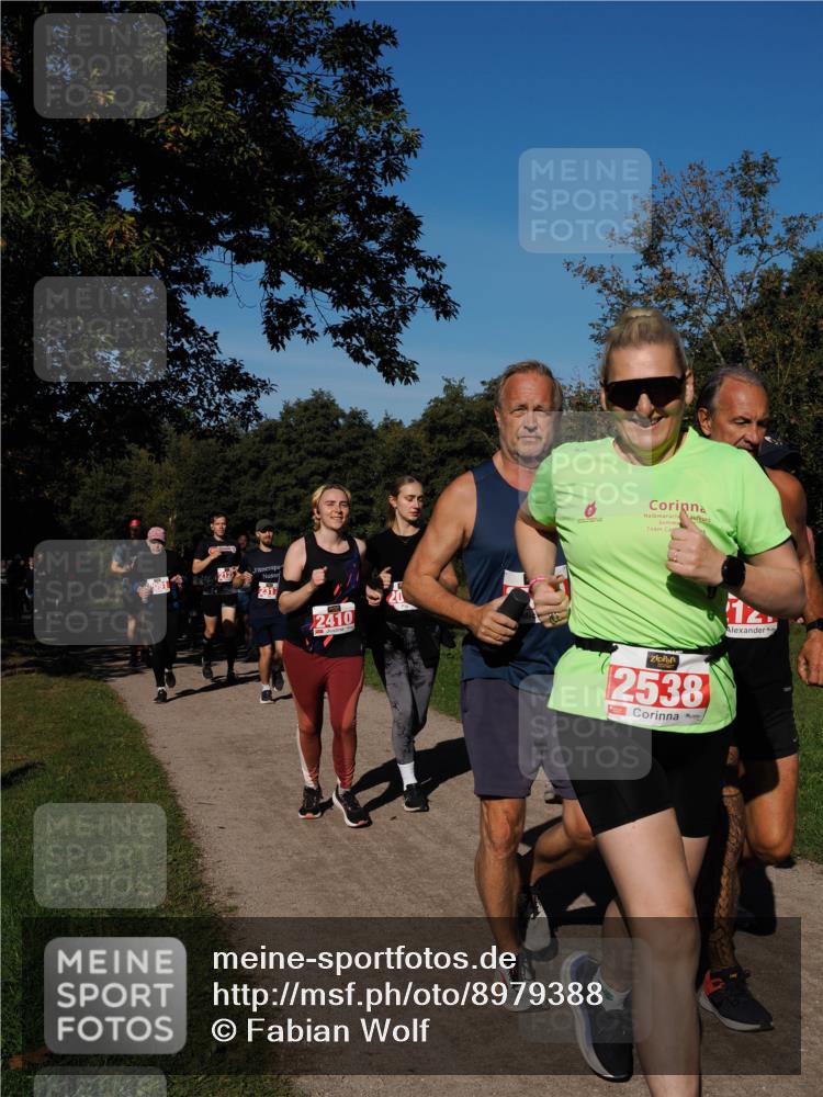 28.09.2025 - 33. Volkslauf durch das schöne Alstertal Fabian Wolf http://msf.ph/oto/8979388 28.09.2025 10:26:35 Laufen 2091, 231, 2410, 2538, 14 meine-sportfotos.de