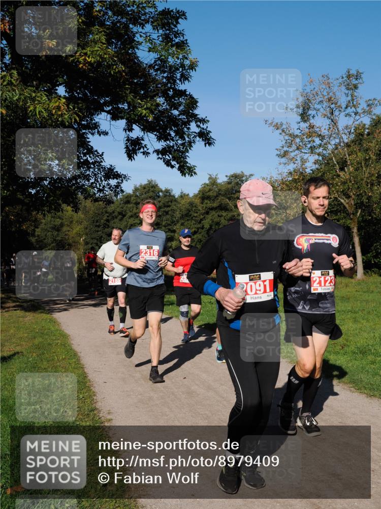 28.09.2025 - 33. Volkslauf durch das schöne Alstertal Fabian Wolf http://msf.ph/oto/8979409 28.09.2025 10:26:39 Laufen 2185, 2316, 2091, 2123 meine-sportfotos.de