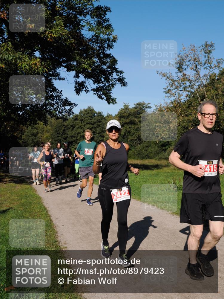 28.09.2025 - 33. Volkslauf durch das schöne Alstertal Fabian Wolf http://msf.ph/oto/8979423 28.09.2025 10:26:47 Laufen 00, 2194, 2422, 415 meine-sportfotos.de