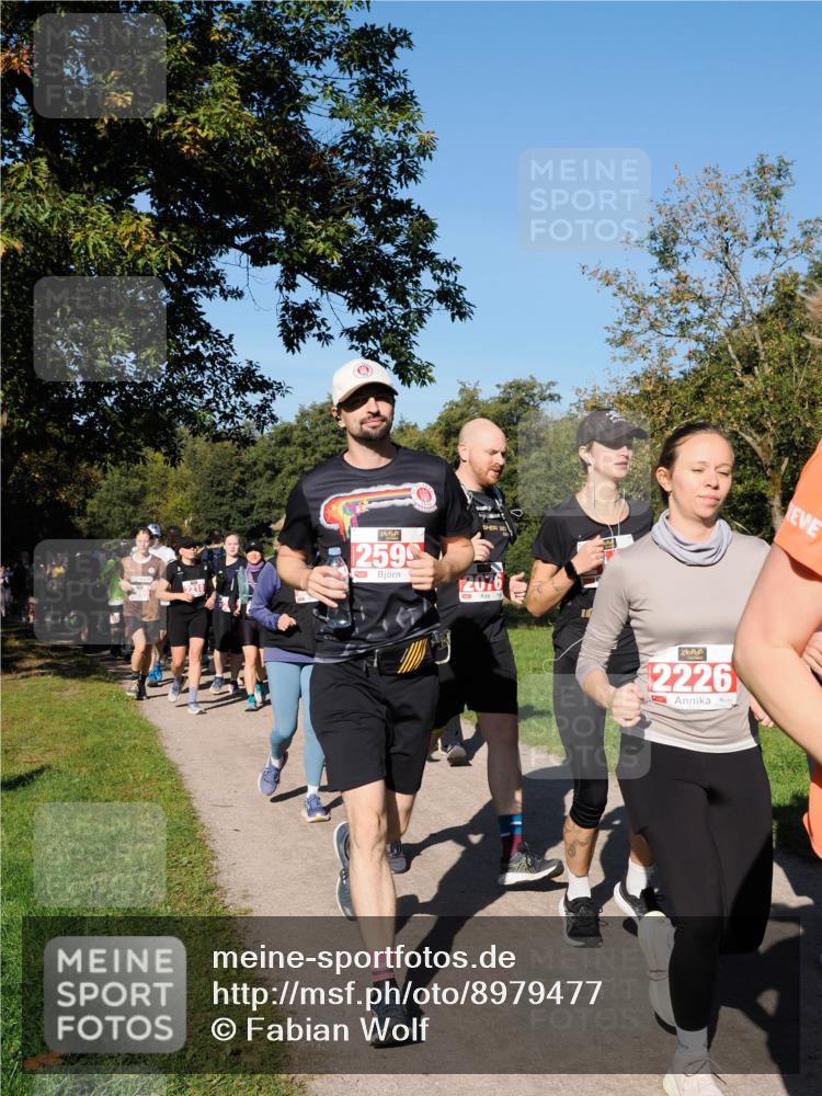 28.09.2025 - 33. Volkslauf durch das schöne Alstertal Fabian Wolf http://msf.ph/oto/8979477 28.09.2025 10:27:05 Laufen 2599, 20, 2016, 2226 meine-sportfotos.de