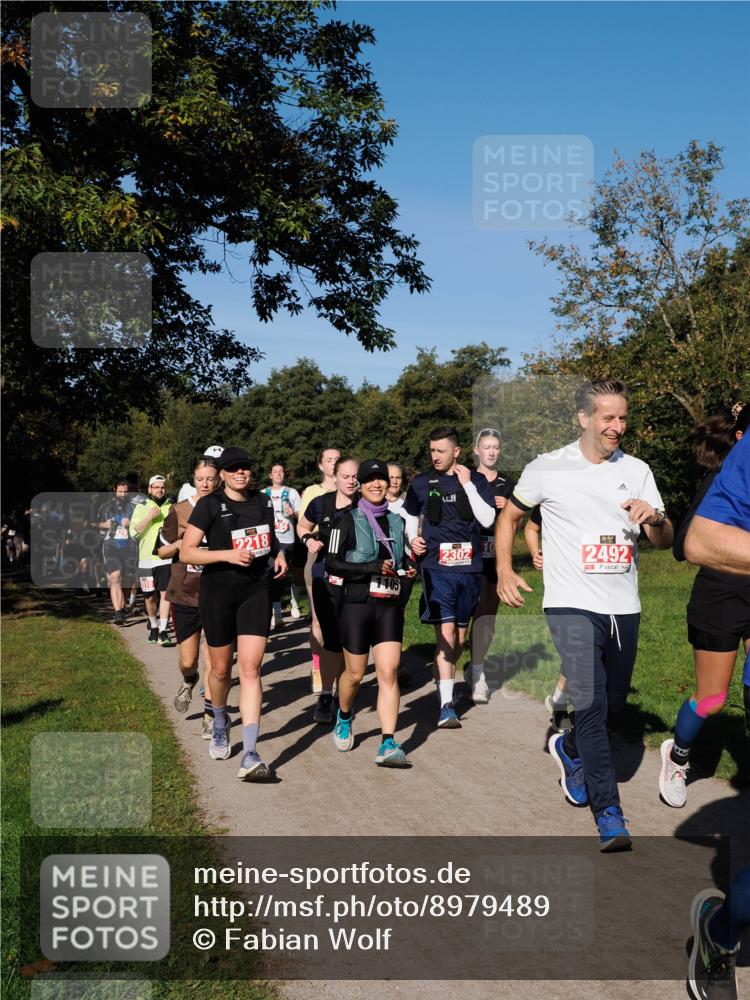 28.09.2025 - 33. Volkslauf durch das schöne Alstertal Fabian Wolf http://msf.ph/oto/8979489 28.09.2025 10:27:08 Laufen 2218, 1105, 2302, 2492 meine-sportfotos.de