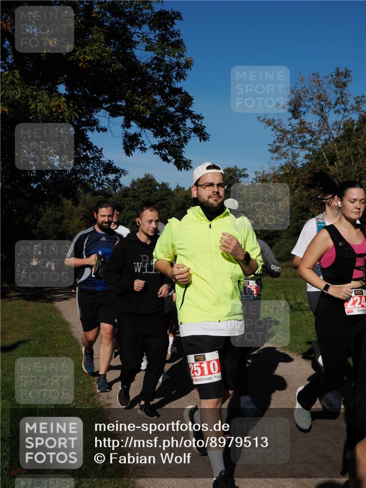 28.09.2025 - 33. Volkslauf durch das schöne Alstertal Fabian Wolf http://msf.ph/oto/8979513 28.09.2025 10:27:12 Laufen 2510, 65, 224 meine-sportfotos.de