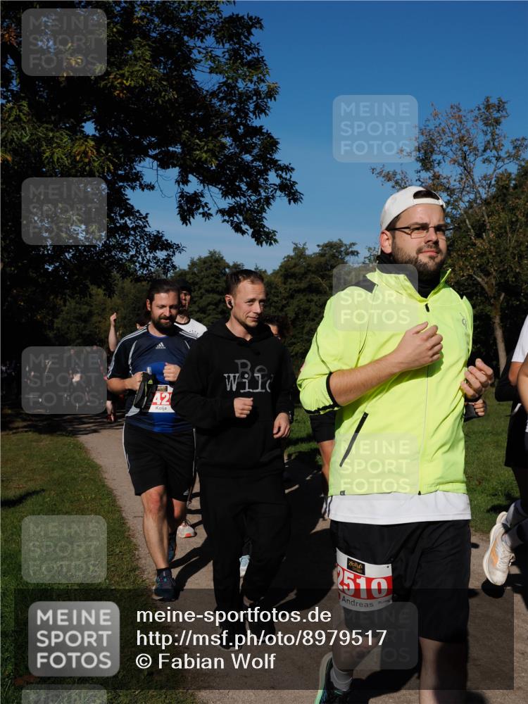 28.09.2025 - 33. Volkslauf durch das schöne Alstertal Fabian Wolf http://msf.ph/oto/8979517 28.09.2025 10:27:13 Laufen 42, 510 meine-sportfotos.de