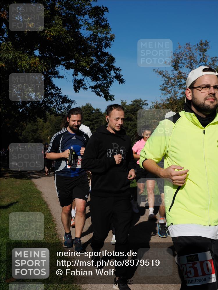28.09.2025 - 33. Volkslauf durch das schöne Alstertal Fabian Wolf http://msf.ph/oto/8979519 28.09.2025 10:27:13 Laufen 2510 meine-sportfotos.de