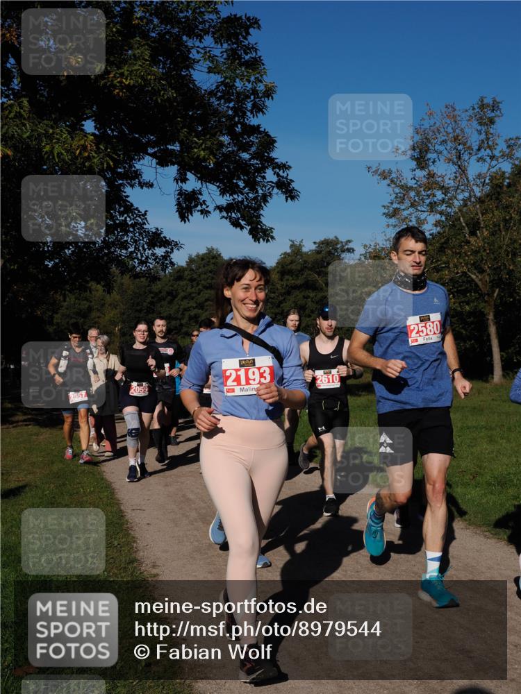 28.09.2025 - 33. Volkslauf durch das schöne Alstertal Fabian Wolf http://msf.ph/oto/8979544 28.09.2025 10:27:22 Laufen 2557, 2059, 2193, 2610, 1, 2580 meine-sportfotos.de