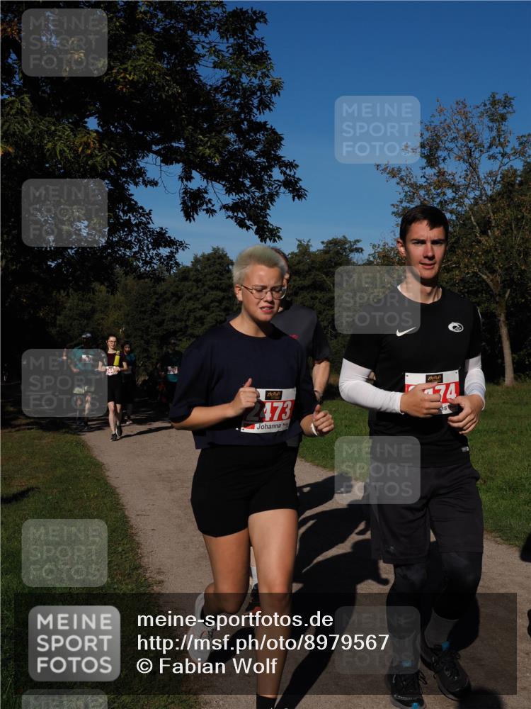 28.09.2025 - 33. Volkslauf durch das schöne Alstertal Fabian Wolf http://msf.ph/oto/8979567 28.09.2025 10:27:34 Laufen 2473, 74 meine-sportfotos.de