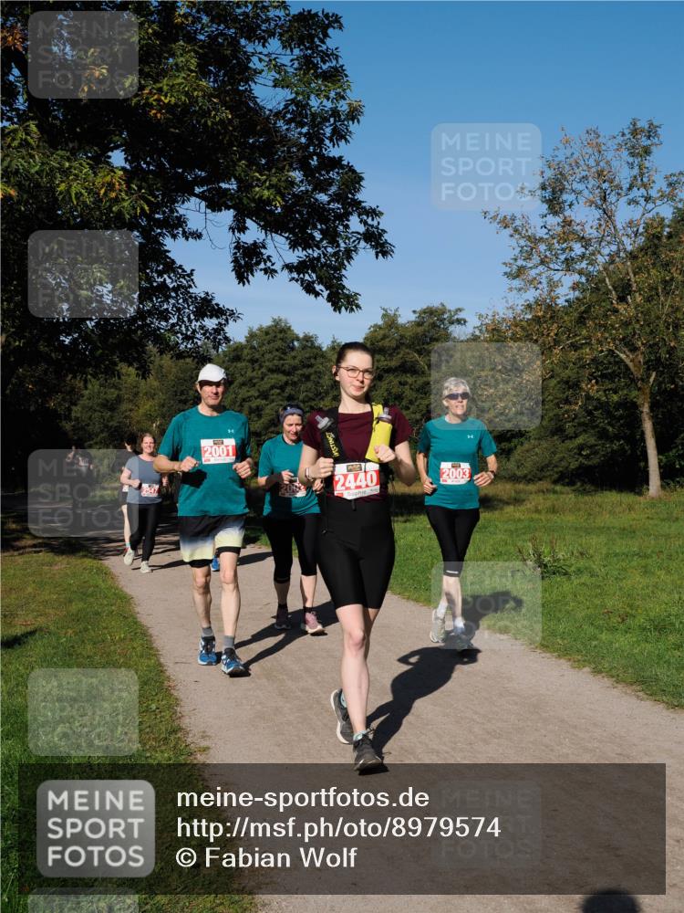 28.09.2025 - 33. Volkslauf durch das schöne Alstertal Fabian Wolf http://msf.ph/oto/8979574 28.09.2025 10:27:38 Laufen 2547, 2001, 2440, 2003 meine-sportfotos.de
