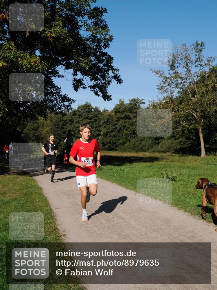 28.09.2025 - 33. Volkslauf durch das schöne Alstertal Fabian Wolf http://msf.ph/oto/8979635 28.09.2025 10:33:24 Laufen 2330 meine-sportfotos.de