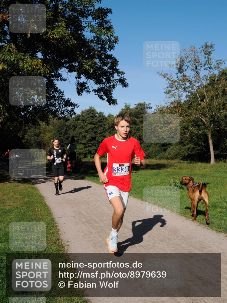 28.09.2025 - 33. Volkslauf durch das schöne Alstertal Fabian Wolf http://msf.ph/oto/8979639 28.09.2025 10:33:24 Laufen 3330 meine-sportfotos.de