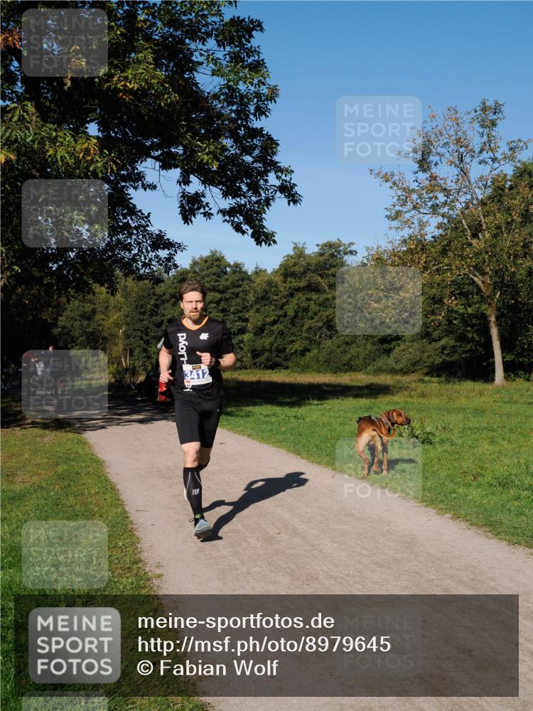 28.09.2025 - 33. Volkslauf durch das schöne Alstertal Fabian Wolf http://msf.ph/oto/8979645 28.09.2025 10:33:25 Laufen 3412 meine-sportfotos.de