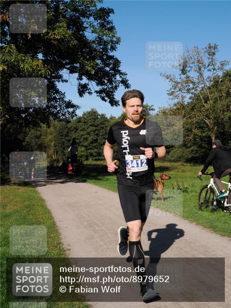 28.09.2025 - 33. Volkslauf durch das schöne Alstertal Fabian Wolf http://msf.ph/oto/8979652 28.09.2025 10:33:26 Laufen 3412 meine-sportfotos.de