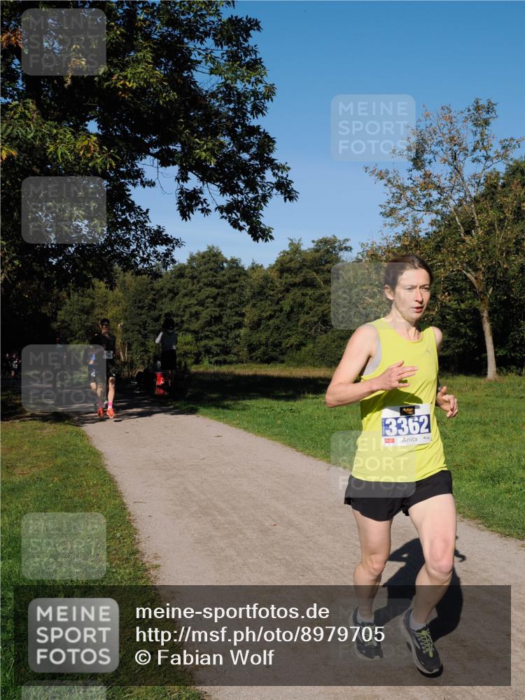 28.09.2025 - 33. Volkslauf durch das schöne Alstertal Fabian Wolf http://msf.ph/oto/8979705 28.09.2025 10:33:41 Laufen 3374, 3362 meine-sportfotos.de