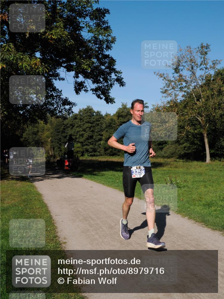 28.09.2025 - 33. Volkslauf durch das schöne Alstertal Fabian Wolf http://msf.ph/oto/8979716 28.09.2025 10:33:46 Laufen 3256 meine-sportfotos.de