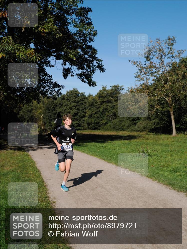 28.09.2025 - 33. Volkslauf durch das schöne Alstertal Fabian Wolf http://msf.ph/oto/8979721 28.09.2025 10:33:49 Laufen 3939 meine-sportfotos.de