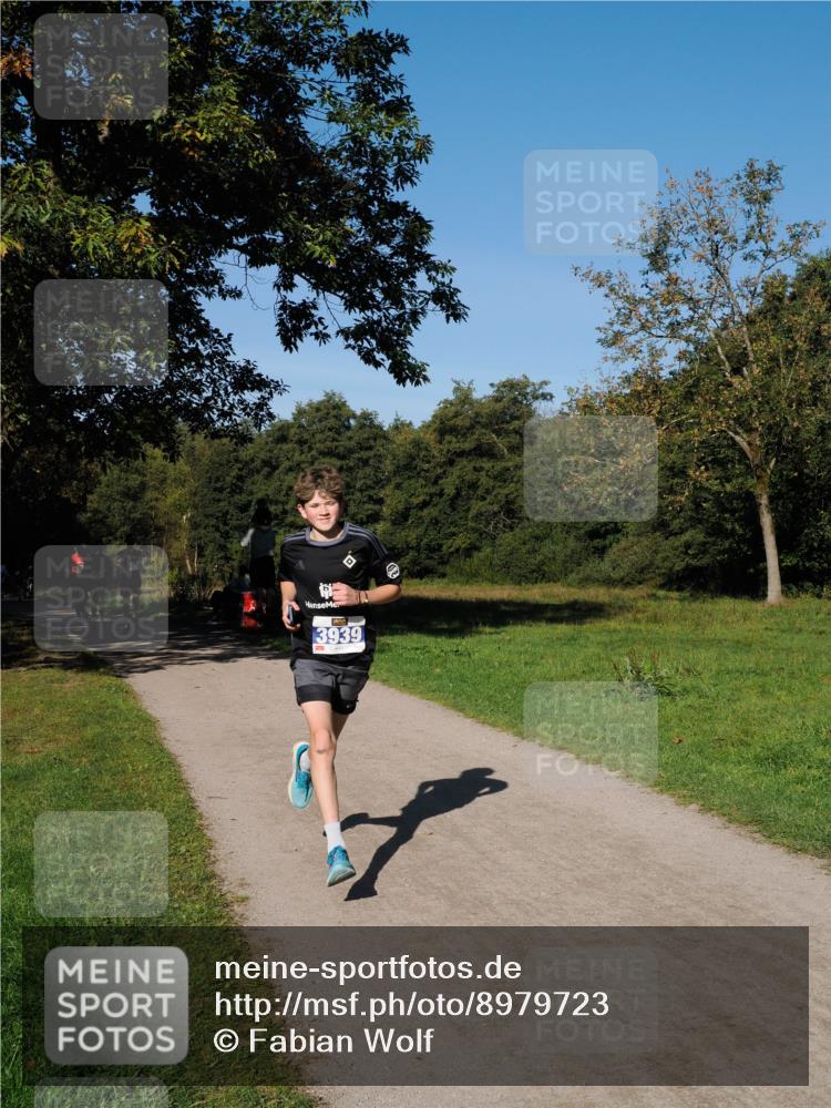 28.09.2025 - 33. Volkslauf durch das schöne Alstertal Fabian Wolf http://msf.ph/oto/8979723 28.09.2025 10:33:49 Laufen 3939 meine-sportfotos.de