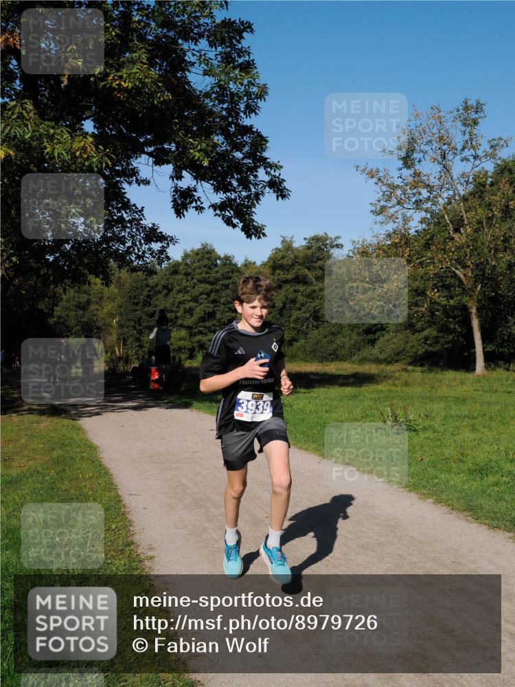 28.09.2025 - 33. Volkslauf durch das schöne Alstertal Fabian Wolf http://msf.ph/oto/8979726 28.09.2025 10:33:50 Laufen 3939 meine-sportfotos.de