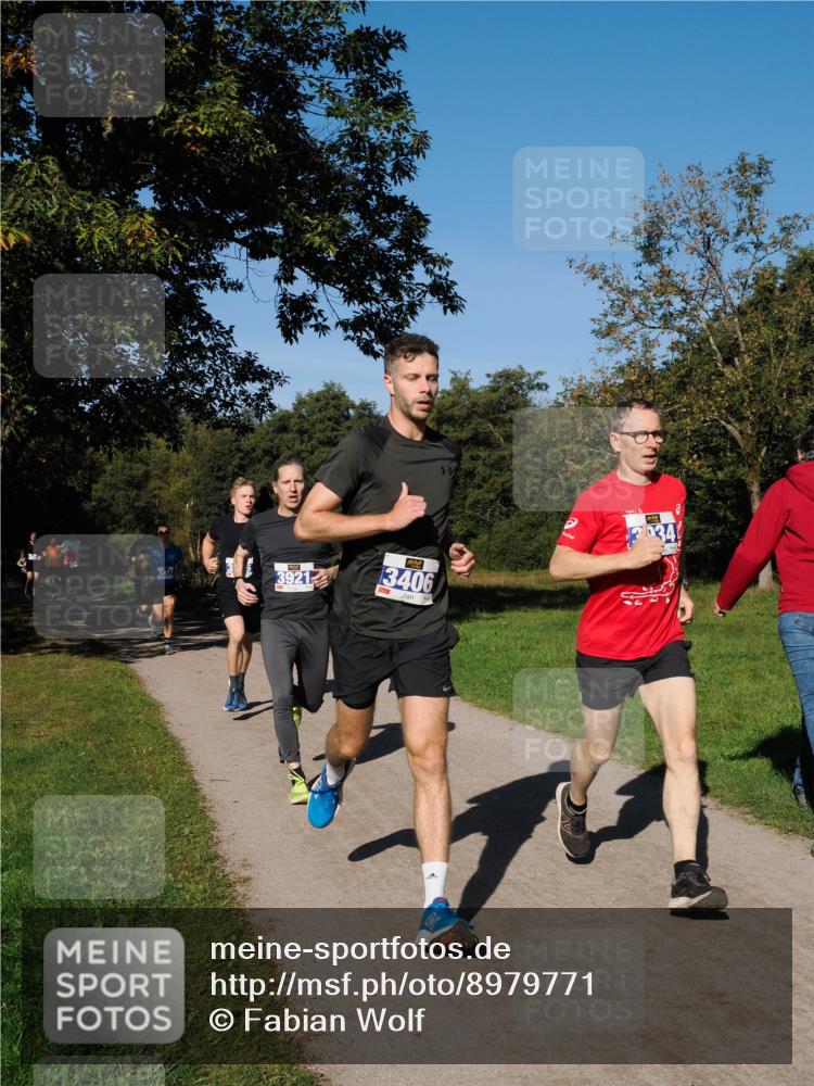 28.09.2025 - 33. Volkslauf durch das schöne Alstertal Fabian Wolf http://msf.ph/oto/8979771 28.09.2025 10:34:06 Laufen 3417, 3921, 3406, 2034 meine-sportfotos.de