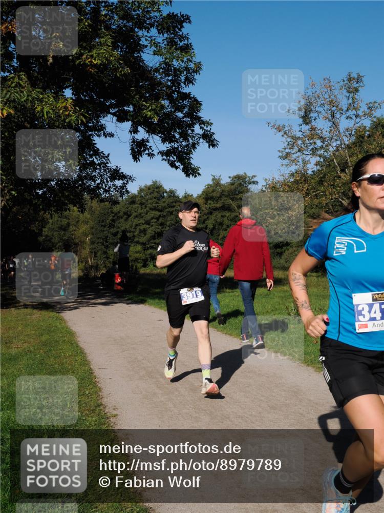 28.09.2025 - 33. Volkslauf durch das schöne Alstertal Fabian Wolf http://msf.ph/oto/8979789 28.09.2025 10:34:10 Laufen 3919, 34 meine-sportfotos.de