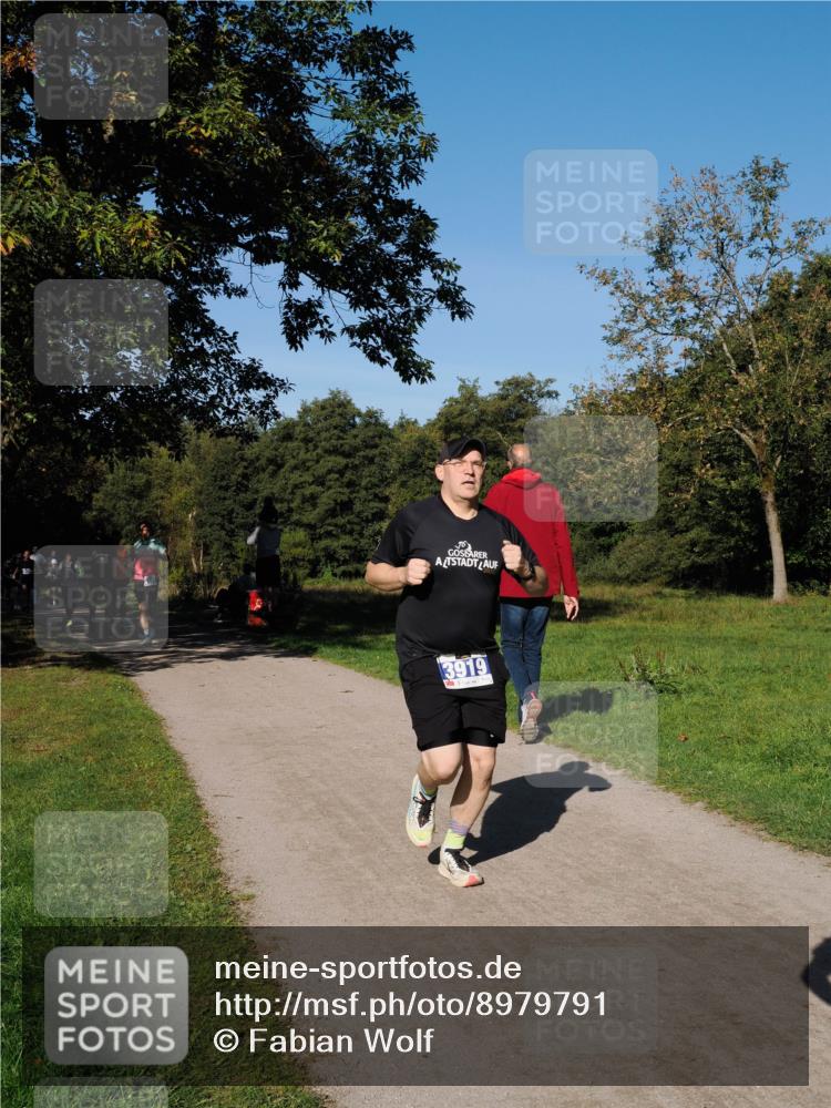 28.09.2025 - 33. Volkslauf durch das schöne Alstertal Fabian Wolf http://msf.ph/oto/8979791 28.09.2025 10:34:10 Laufen 3919 meine-sportfotos.de