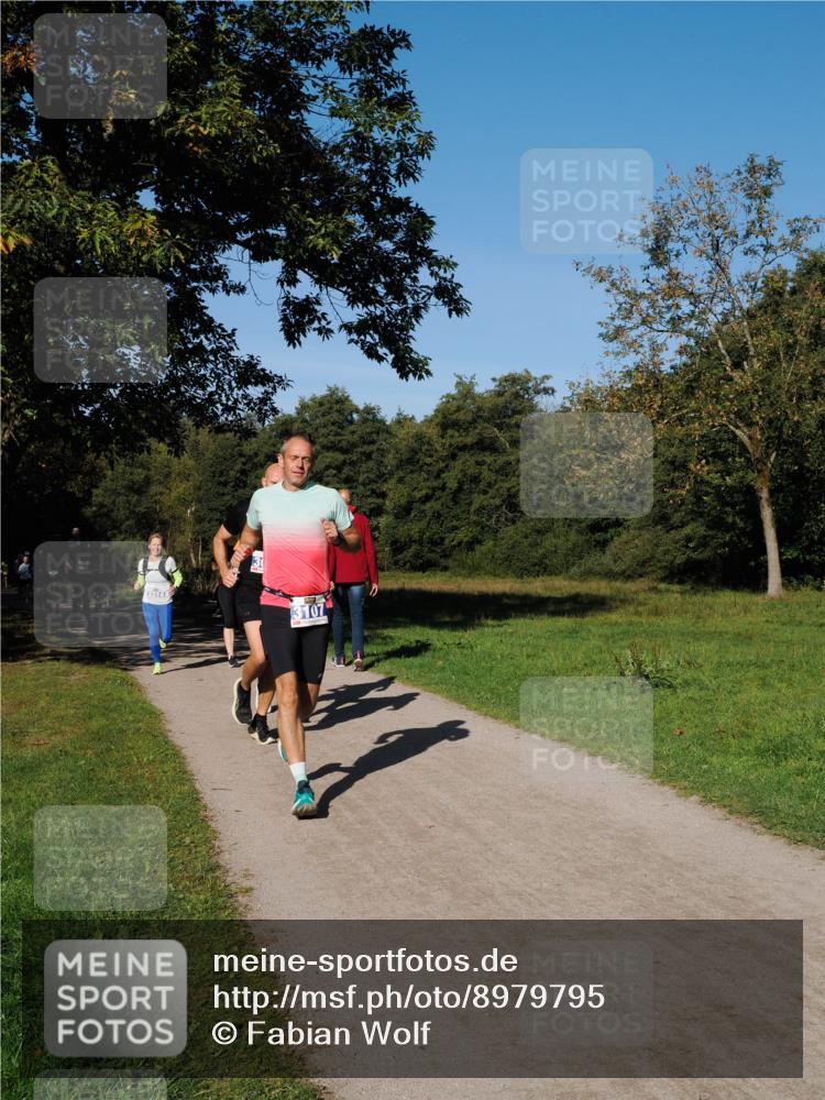 28.09.2025 - 33. Volkslauf durch das schöne Alstertal Fabian Wolf http://msf.ph/oto/8979795 28.09.2025 10:34:14 Laufen 3314, 3107 meine-sportfotos.de