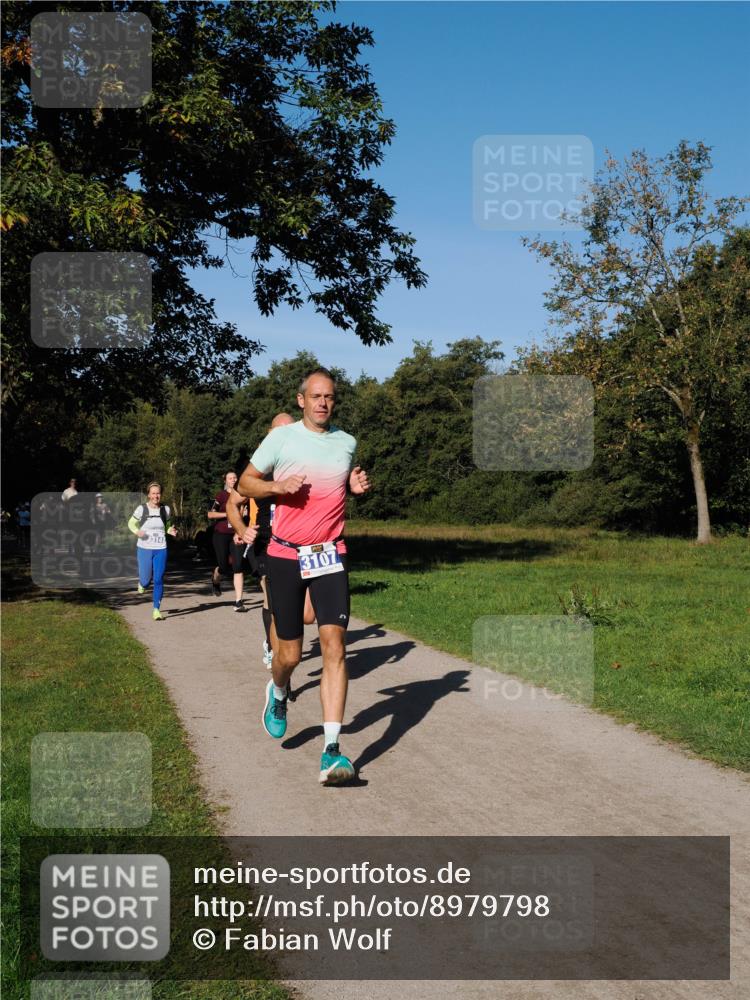 28.09.2025 - 33. Volkslauf durch das schöne Alstertal Fabian Wolf http://msf.ph/oto/8979798 28.09.2025 10:34:14 Laufen 3314, 3107 meine-sportfotos.de