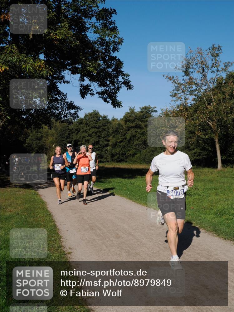 28.09.2025 - 33. Volkslauf durch das schöne Alstertal Fabian Wolf http://msf.ph/oto/8979849 28.09.2025 10:34:26 Laufen 336, 3375, 3076 meine-sportfotos.de