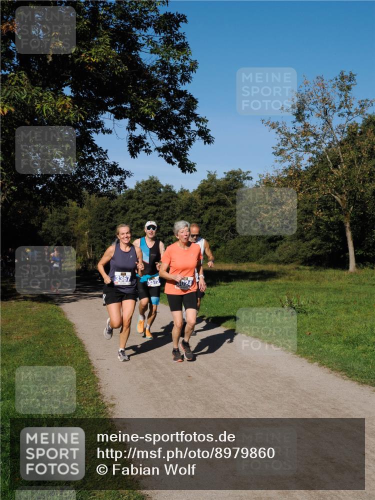 28.09.2025 - 33. Volkslauf durch das schöne Alstertal Fabian Wolf http://msf.ph/oto/8979860 28.09.2025 10:34:27 Laufen 3367, 3375 meine-sportfotos.de